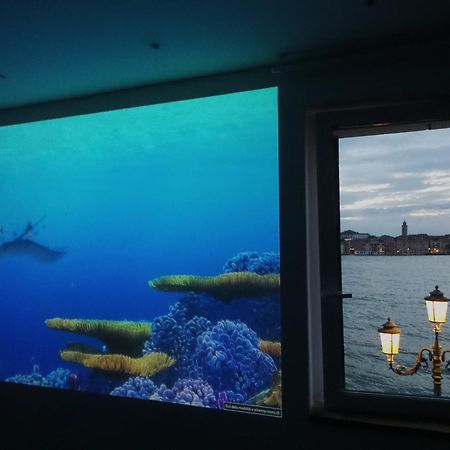 3 Windows On St Mark - Waterfront Apartment เวนิส ภายนอก รูปภาพ