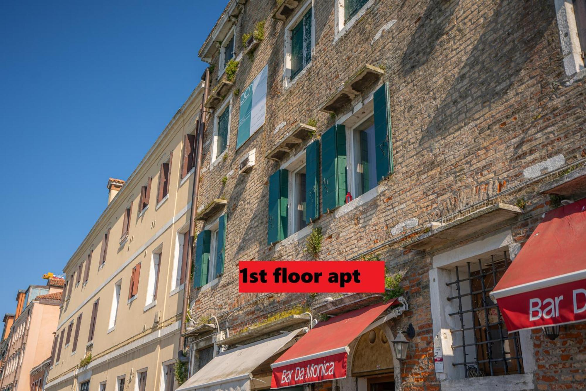 3 Windows On St Mark - Waterfront Apartment เวนิส ภายนอก รูปภาพ