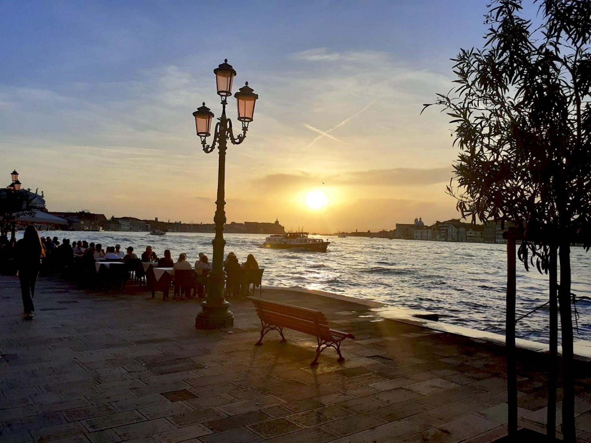 3 Windows On St Mark - Waterfront Apartment เวนิส ภายนอก รูปภาพ