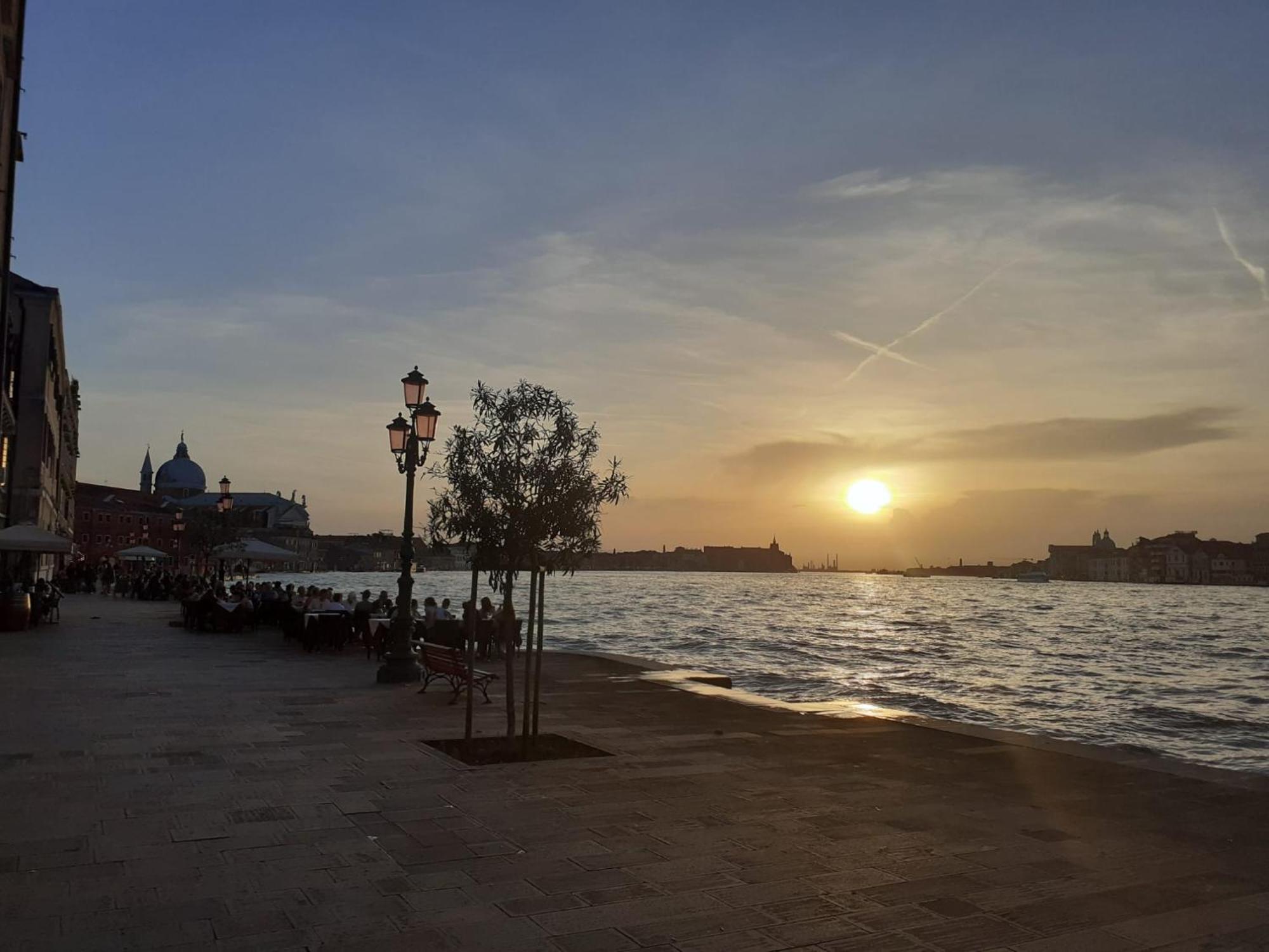 3 Windows On St Mark - Waterfront Apartment เวนิส ภายนอก รูปภาพ