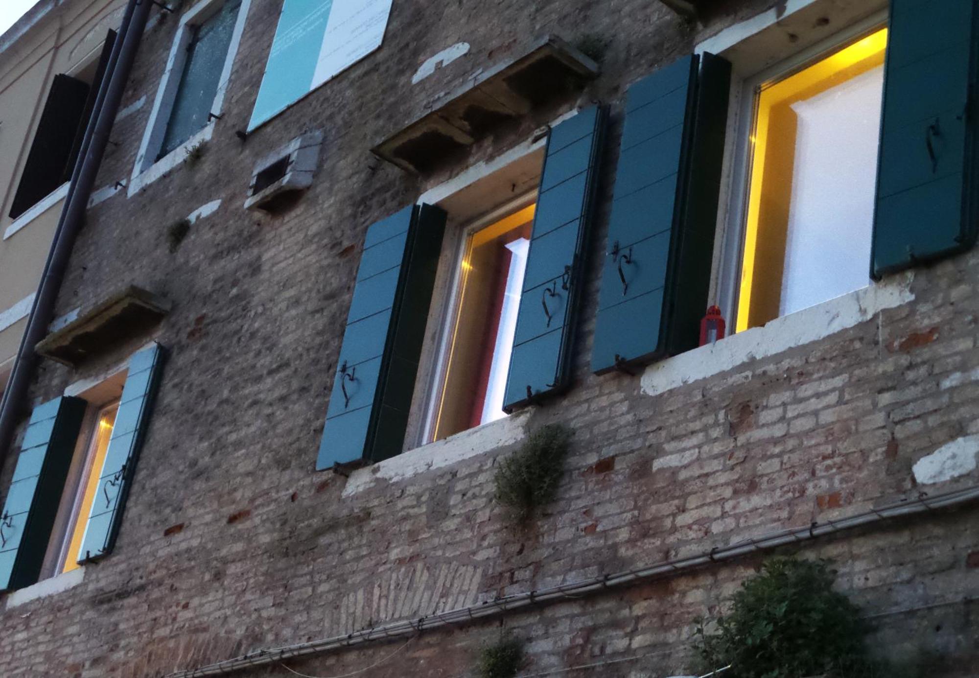 3 Windows On St Mark - Waterfront Apartment เวนิส ภายนอก รูปภาพ